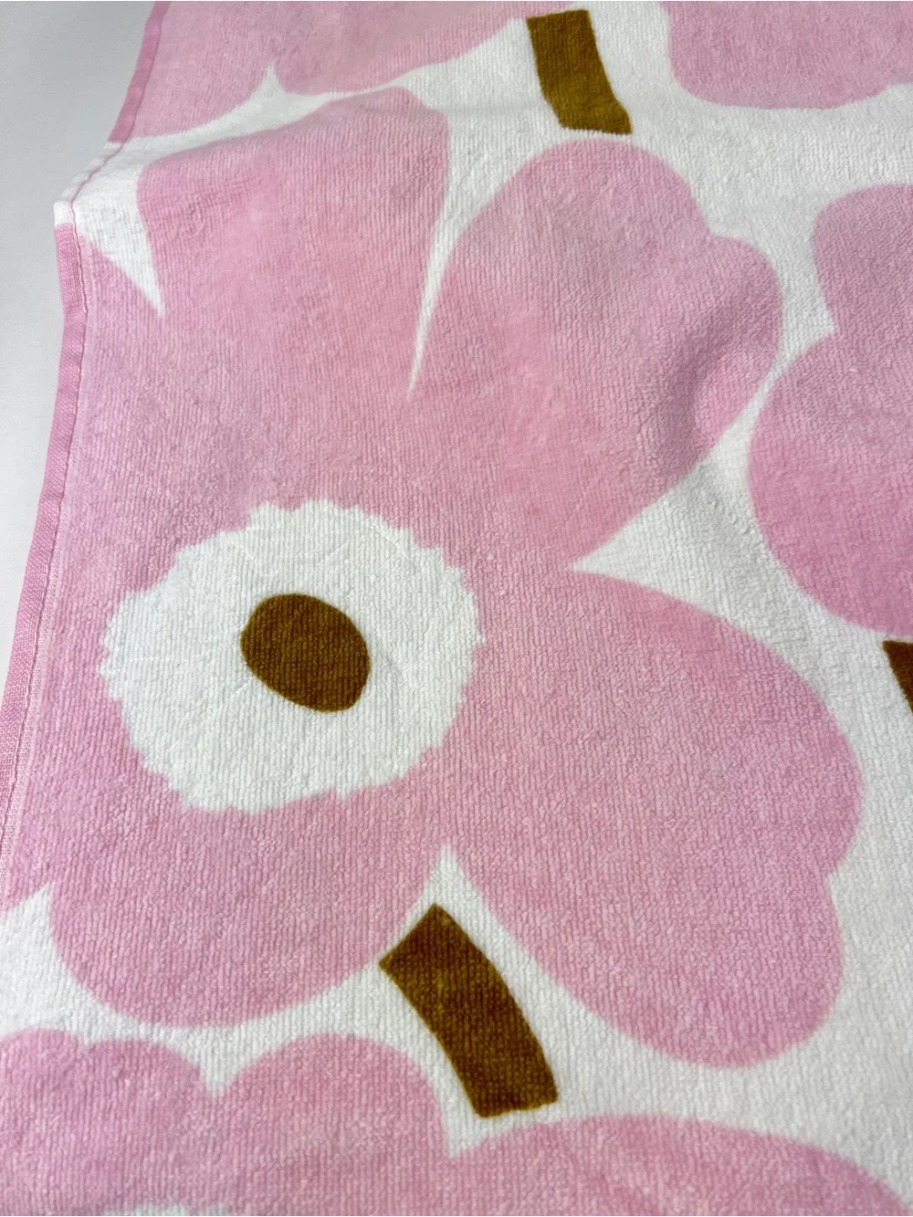 Marimekko Bath Towels Pink White Unikko Floral Soft Cotton Velour 2 Pc NEW